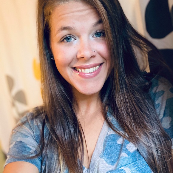 Poshmark profile picture for @maul